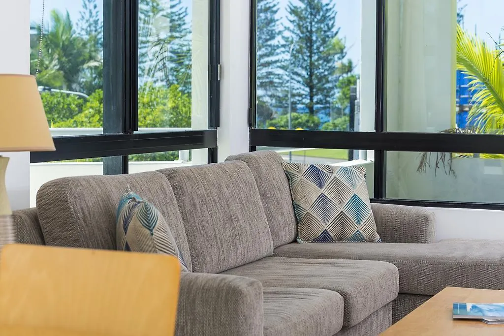 Beach Club Resort Mooloolaba 4*,