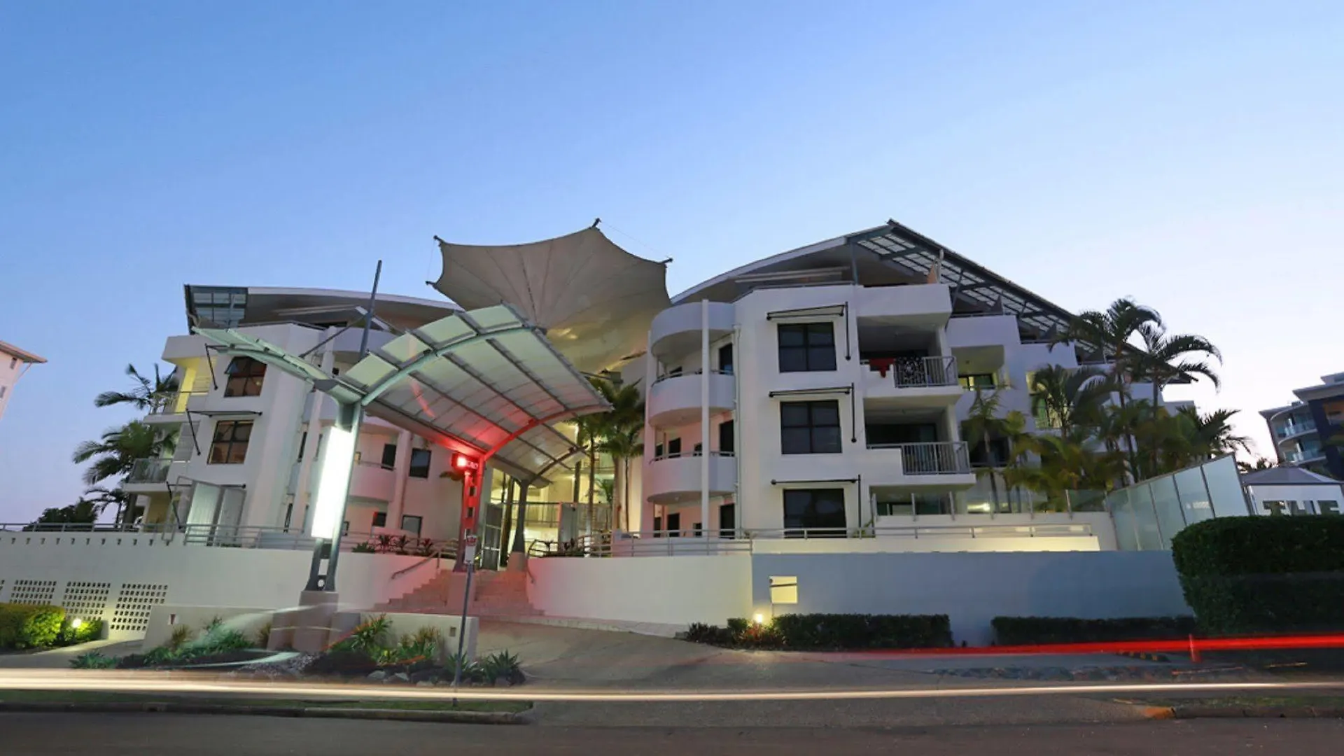 Beach Club Resort Mooloolaba 4*,