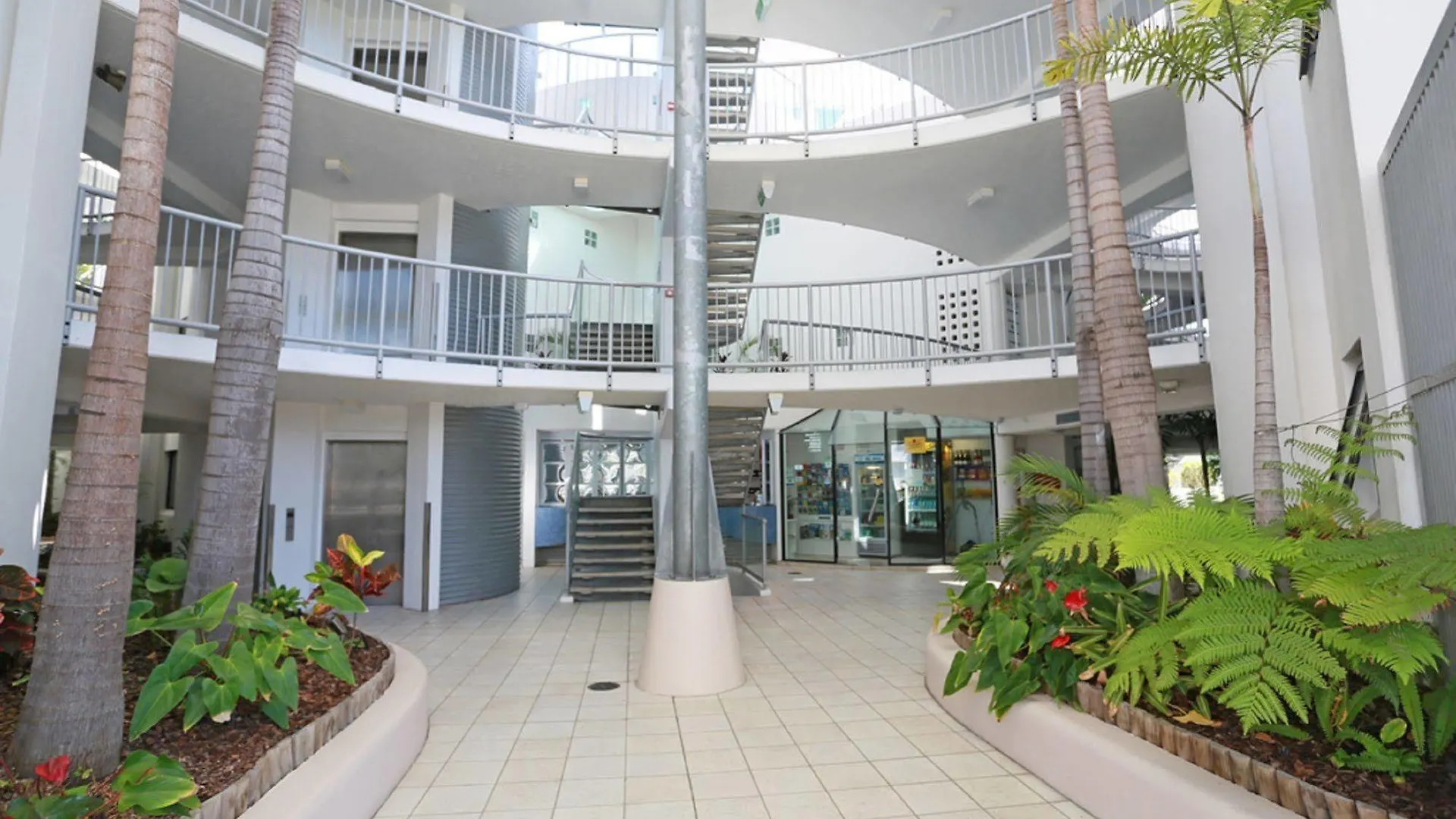 Beach Club Resort Mooloolaba 4*,  Australia