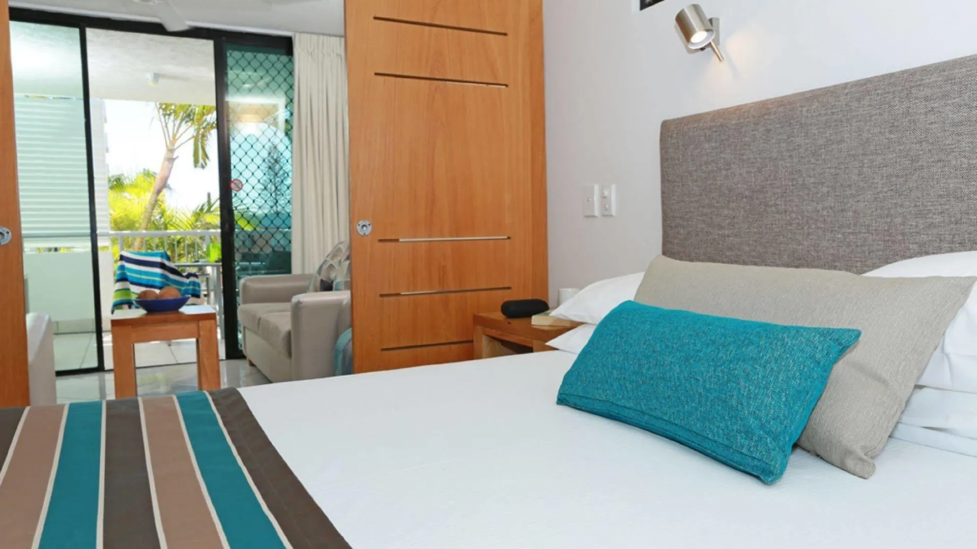Beach Club Resort Mooloolaba 4*,