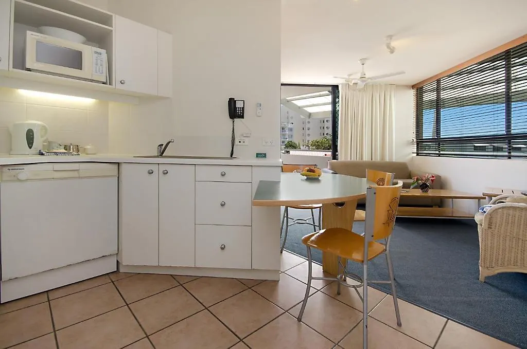 Beach Club Resort Mooloolaba 4*,