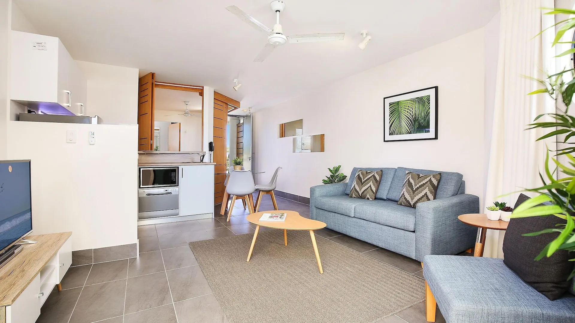 Beach Club Resort Mooloolaba 4*,